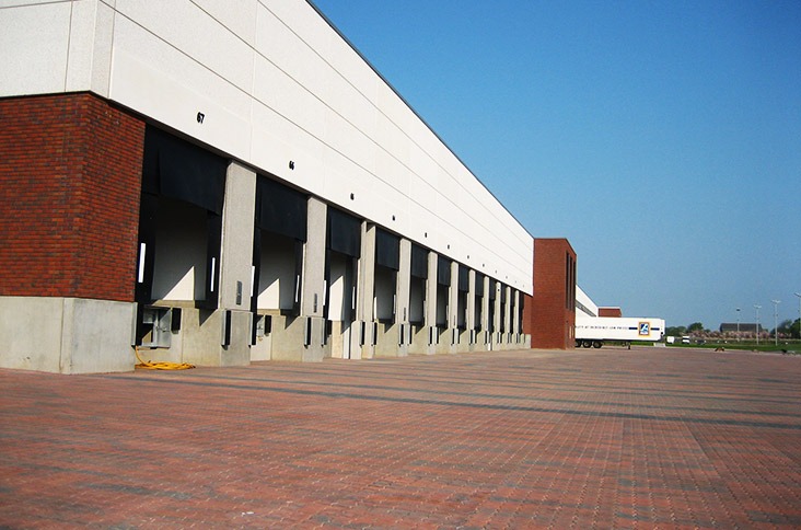 Aldi Regional Distribution Centre, Neston, Cheshire West and Chester ...